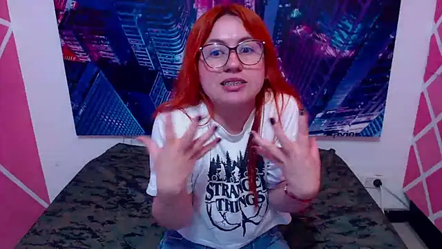 Snapshot of XxMiaSexxyHotxX chatting on 28, 11, 2025 XxMiaSexxyHotxX online show from 28, 11, 2025