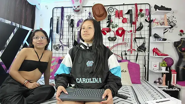 Snapshot of thedream_girls chatting on 1, 6, 2026 thedream girls online show from 1, 6, 2026