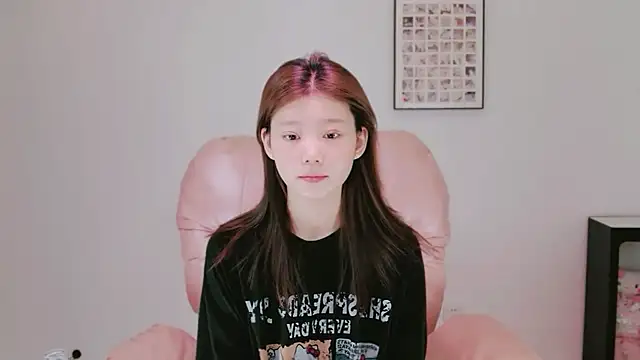 Snapshot of yangyang-1115 chatting on 4, 7, 2026 yangyang-1115 online show from 4, 7, 2026