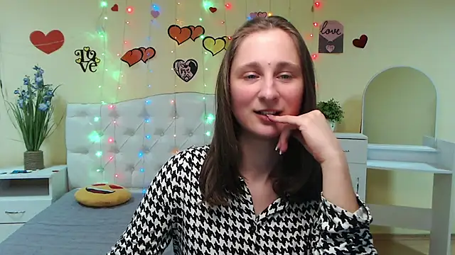 MichelLeee online show from 7, 3, 2025