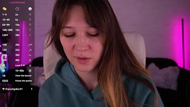 DreamyLinaa online show from 28, 1, 2025