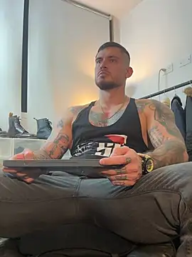 DimitriSullivan  online show from 13, 7, 2026