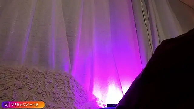MoonSwan1 online show from 28, 7, 2026