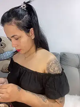 Leyna Kenet online show from 11, 12, 2024