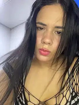 Leyna Kenet online show from 18, 4, 2026