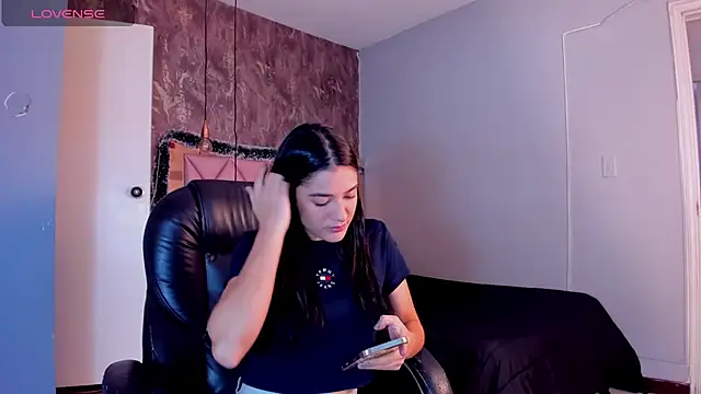 SKYLERWHIITEE online show from 12, 12, 2024