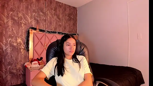 SKYLERWHIITEE online show from 19, 12, 2024