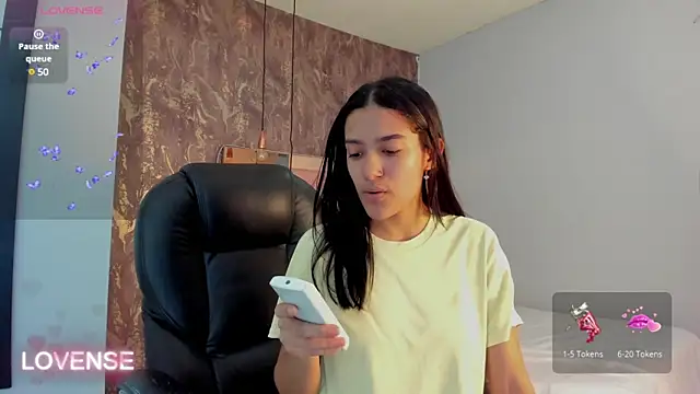 SKYLERWHIITEE online show from 6, 2, 2025