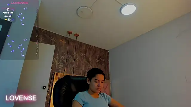 SKYLERWHIITEE online show from 10, 2, 2025