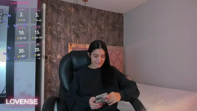 SKYLERWHIITEE online show from 16, 3, 2025