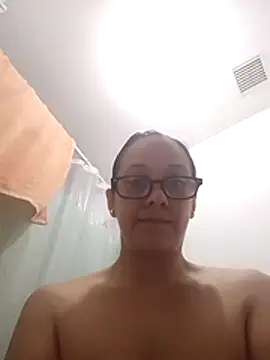 nicolle milf1978 online show from 23, 4, 2026