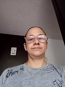 nicolle milf1978 online show from 27, 4, 2026