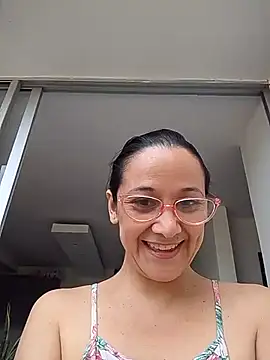nicolle milf1978 online show from 26, 6, 2026