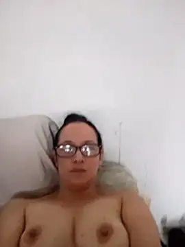 nicolle milf1978 online show from 25, 7, 2026