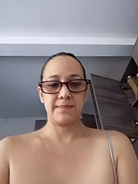 nicolle milf1978 online show from 28, 7, 2026
