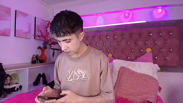 Noah Xitruxx online show from 15, 10, 2025