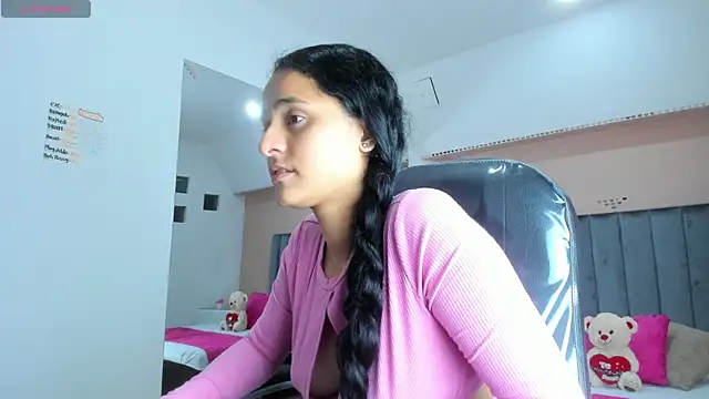 Snapshot of Giselle_Roldan chatting on 6, 11, 2025 Giselle Roldan online show from 6, 11, 2025