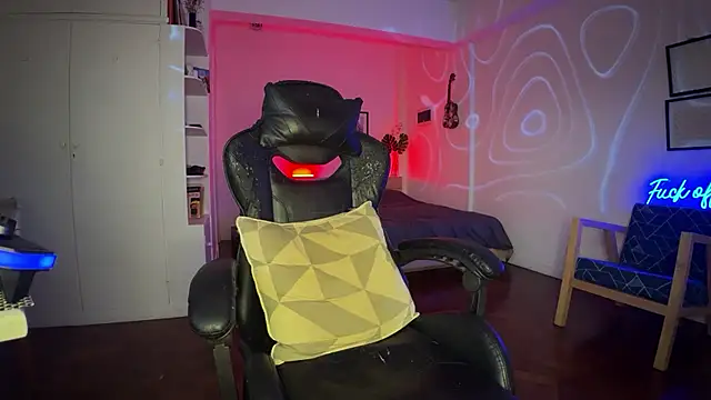 Snapshot of Den_BlueXx chatting on 1, 10, 2025 Den BlueXx online show from 1, 10, 2025