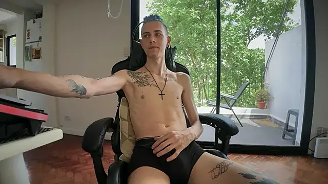 Snapshot of Den_BlueXx chatting on 12, 11, 2025 Den BlueXx online show from 12, 11, 2025