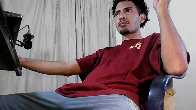 Snapshot of coleman160 chatting on 8, 2, 2025 coleman160 online show from 8, 2, 2025