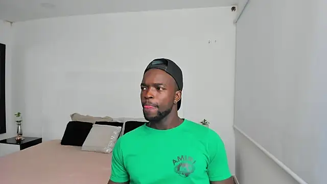 Snapshot of Dylan_Taylor chatting on 28, 2, 2025 Dylan Taylor online show from 28, 2, 2025