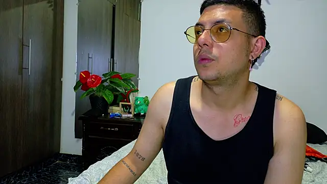 Nymphobuddies online show from 17, 12, 2024