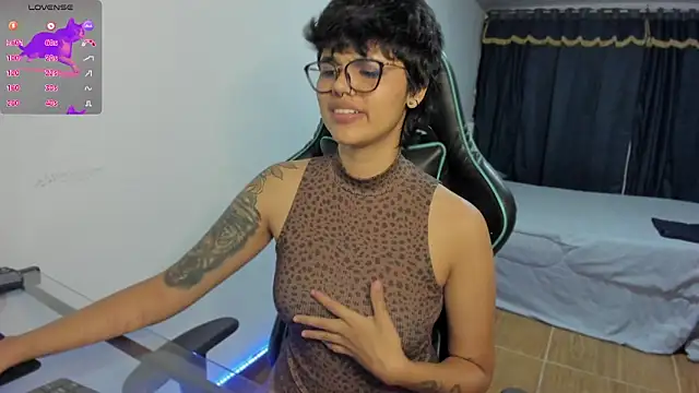 Snapshot of gooddess_isis chatting on 7, 12, 2024 gooddess isis online show from 7, 12, 2024