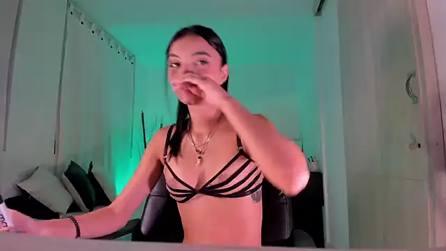 AnabelWolf online show from 10, 1, 2025