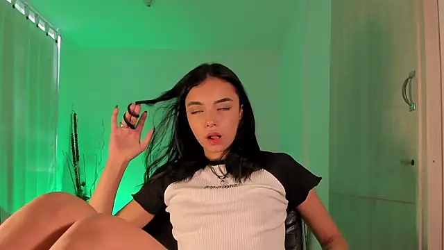 AnabelWolf online show from 28, 1, 2025