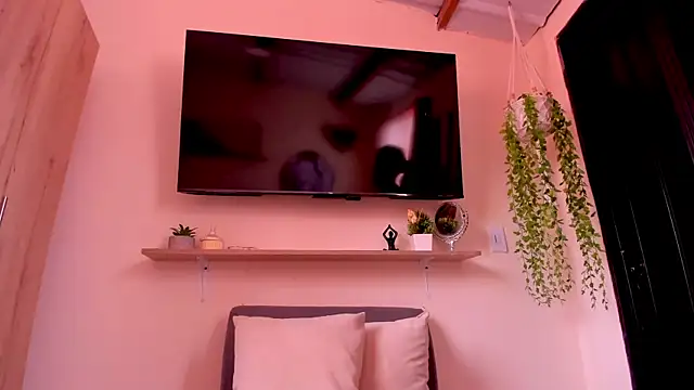 sofiaVelez01 online show from 28, 4, 2026