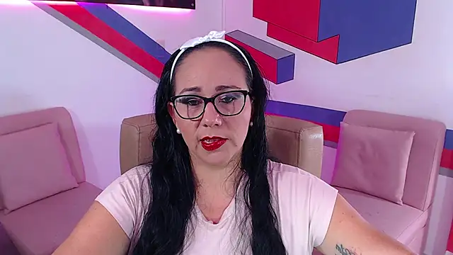 Snapshot of ashleylove_prg chatting on 8, 2, 2025 ashleylove prg online show from 8, 2, 2025