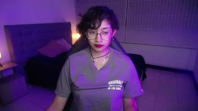 Snapshot of Lili_Gomez_ chatting on 13, 10, 2025 Lili Gomez online show from 13, 10, 2025