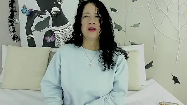 Snapshot of Adelesmithh chatting on 29, 10, 2025 Adelesmithh online show from 29, 10, 2025