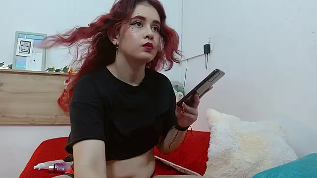 Emyli rousse  online show from 15, 12, 2024