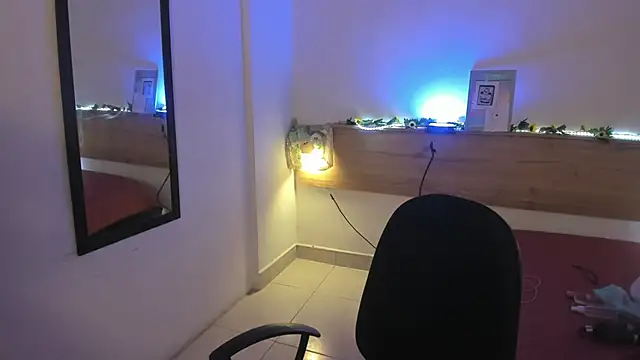 Emyli rousse  online show from 9, 1, 2025