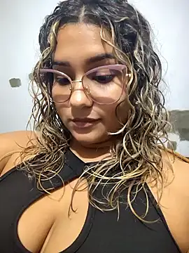 Snapshot of BrendaGirs chatting on 4, 6, 2026 BrendaGirs online show from 4, 6, 2026