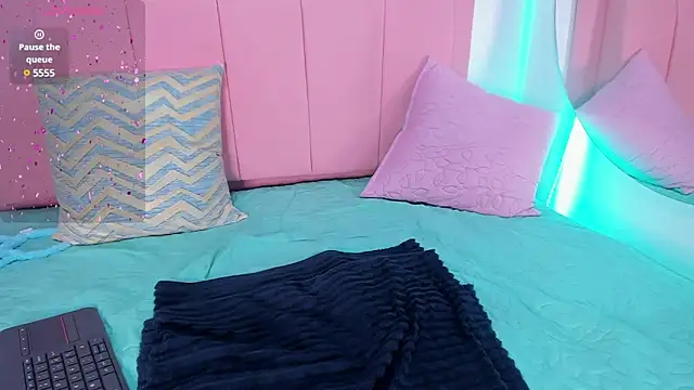 Snapshot of amandalee01 chatting on 13, 3, 2025 amandalee01 online show from 13, 3, 2025