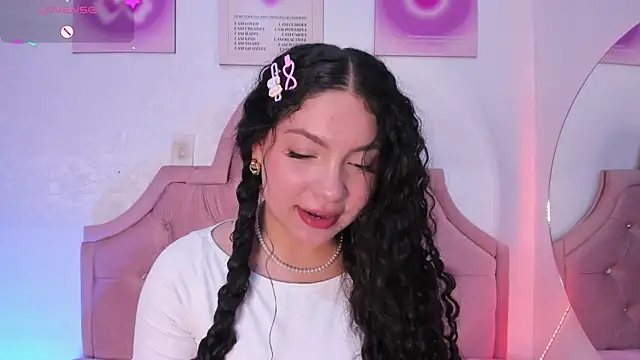 Snapshot of amandalee01 chatting on 12, 9, 2025 amandalee01 online show from 12, 9, 2025