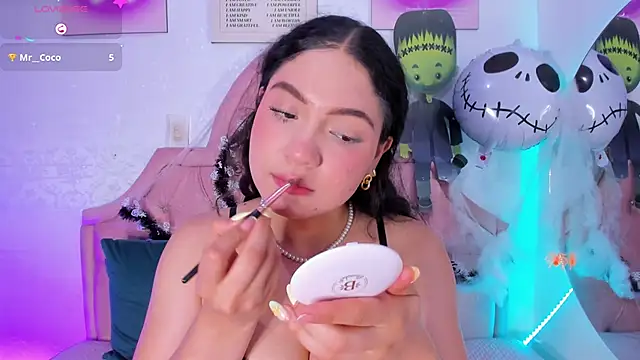 Snapshot of amandalee01 chatting on 23, 10, 2025 amandalee01 online show from 23, 10, 2025