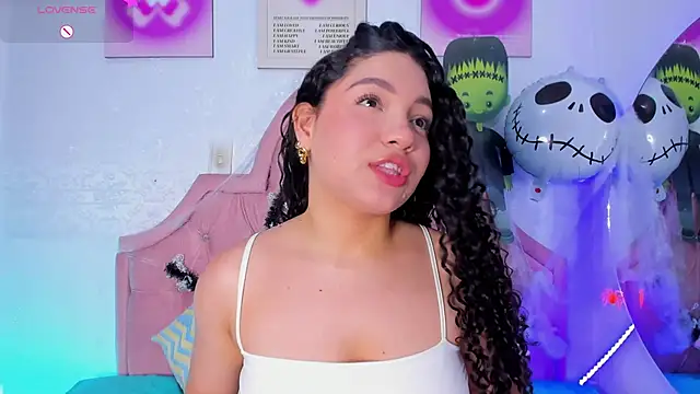 Snapshot of amandalee01 chatting on 25, 10, 2025 amandalee01 online show from 25, 10, 2025