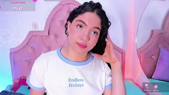 Snapshot of amandalee01 chatting on 8, 11, 2025 amandalee01 online show from 8, 11, 2025