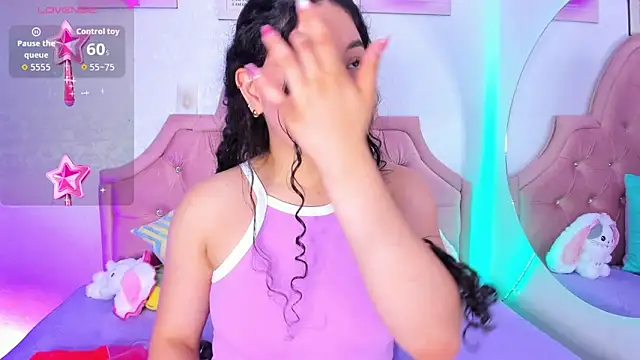 Snapshot of amandalee01 chatting on 24, 11, 2025 amandalee01 online show from 24, 11, 2025