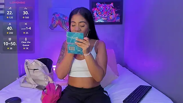 Snapshot of PammelaRoss1 chatting on 8, 9, 2025 PammelaRoss1 online show from 8, 9, 2025