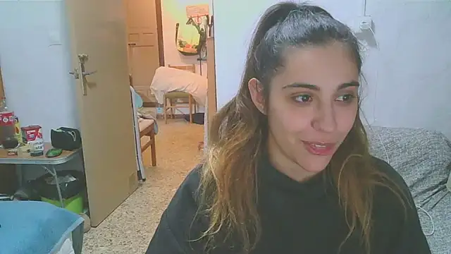 Snapshot of Ursumi1 chatting on 5, 1, 2025 Ursumi1 online show from 5, 1, 2025