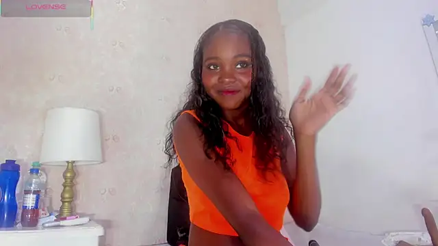 SARA COLLIINS  online show from 24, 10, 2025