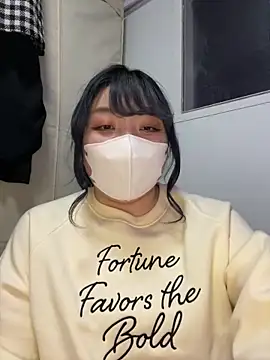 YUNA-yuna online show from 27, 1, 2025