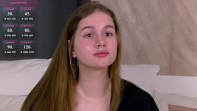 Snapshot of EllieHayes chatting on 6, 6, 2026 EllieHayes online show from 6, 6, 2026