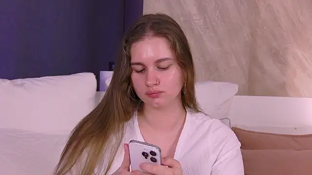 EllieHayes online show from 4, 7, 2026