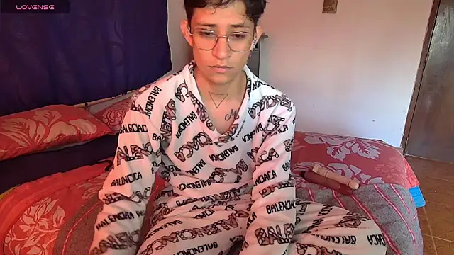 Snapshot of Sweet_c4mer0n chatting on 18, 10, 2025 Sweet c4mer0n online show from 18, 10, 2025