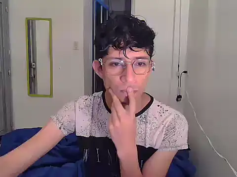 Snapshot of Sweet_c4mer0n chatting on 20, 3, 2026 Sweet c4mer0n online show from 20, 3, 2026